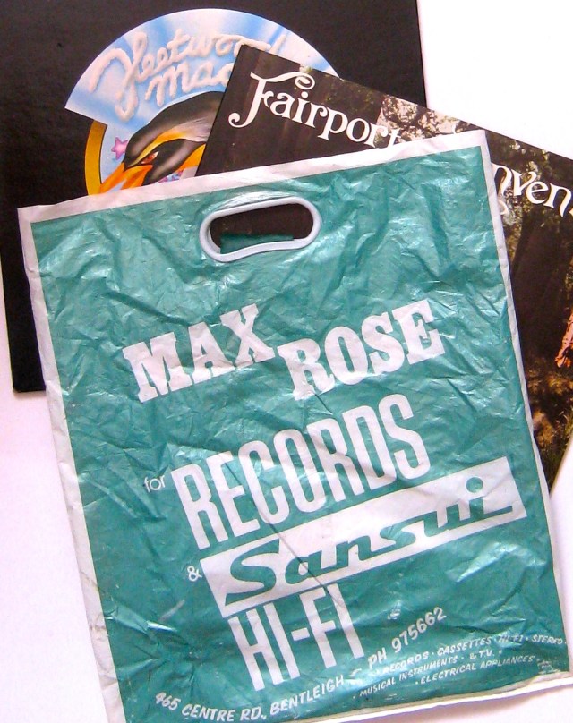 You have no idea how ridiculously pleased it made me to find this old bag from the shop